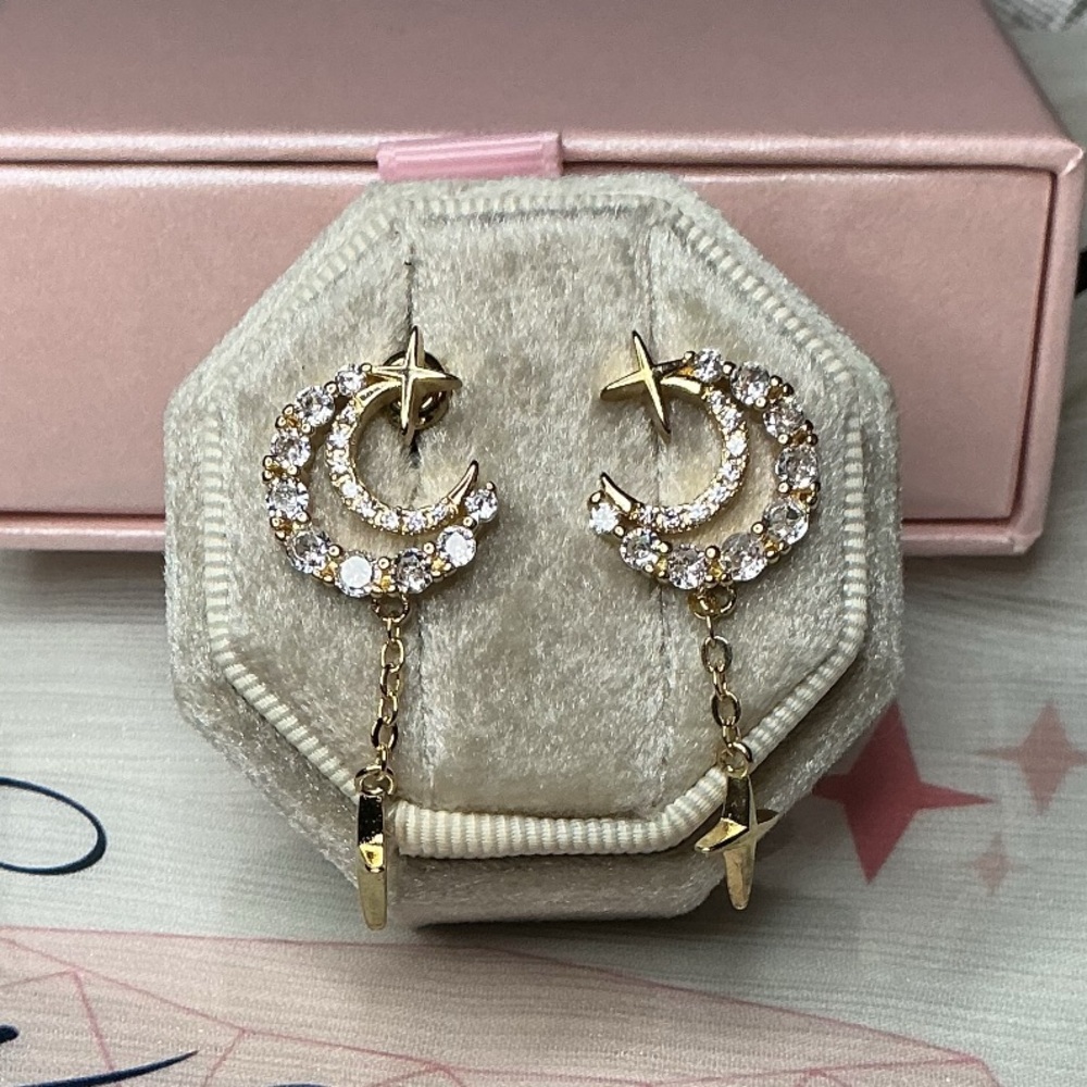 🌛10k Gold Plated Cz Diamond Crescent Moon Star Tassel Post Back Dangle Earrings